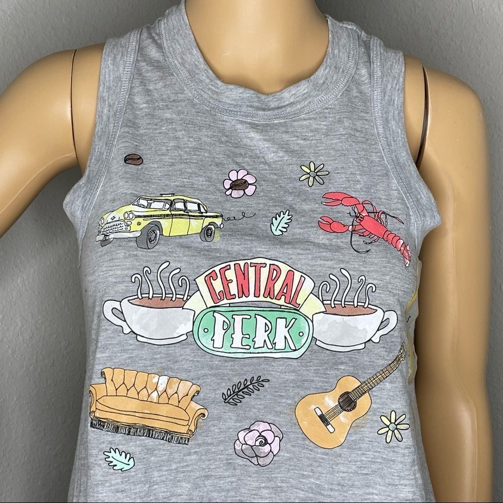NWT Jerry Leigh Friends Sleeveless Central Perk Gray Tshirt Size Small